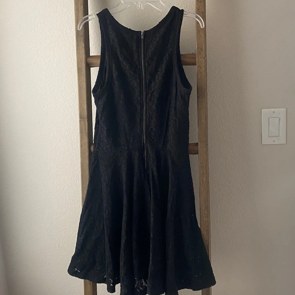 EXPRESS black lace dress - size XS - Picture 2 of 6
